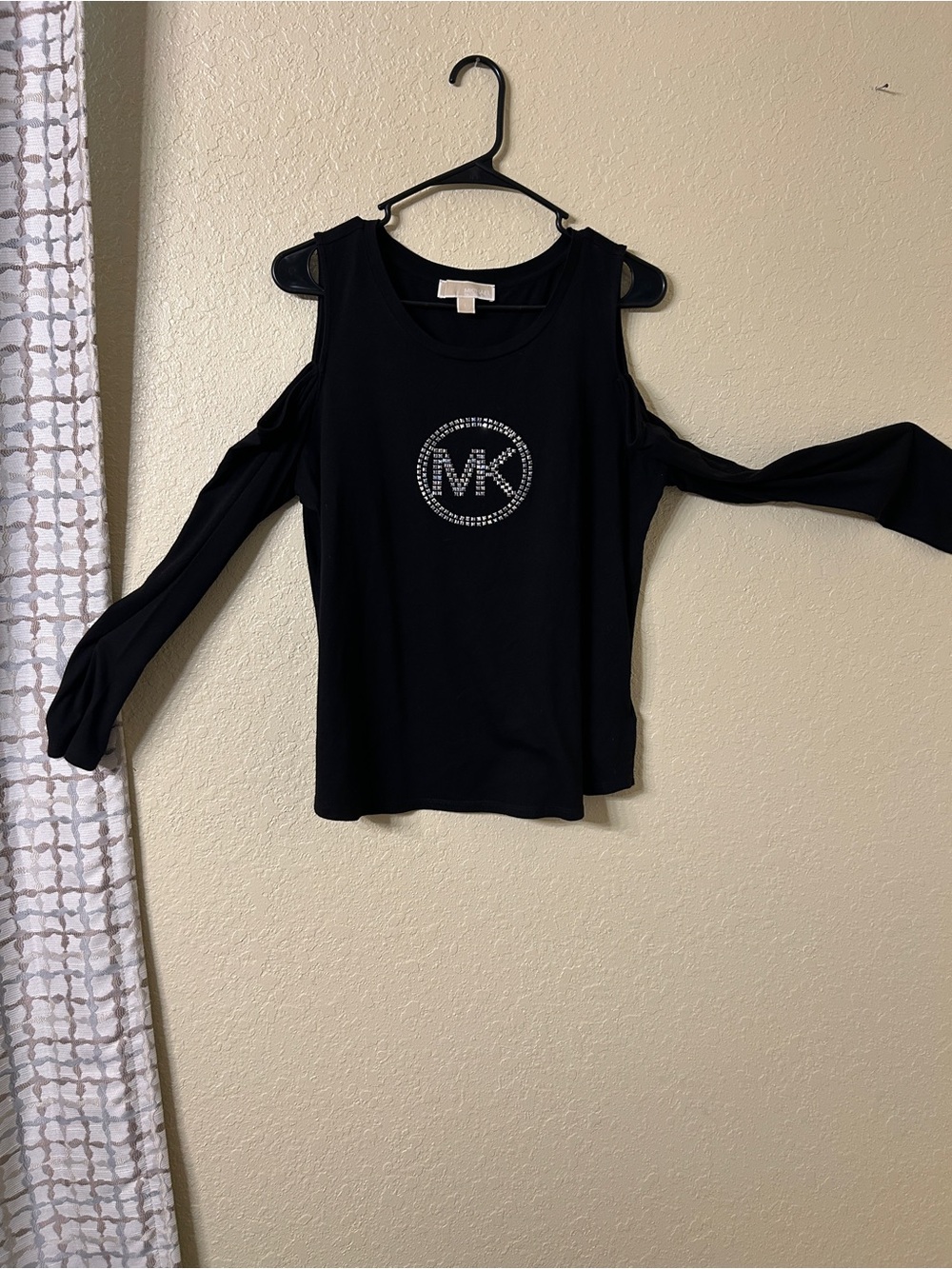 MICHAEL Michael Kors Black Cold Shoulder Rhinestone Logo Top - Size M- L109